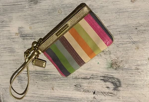 Coach Signature Poppy Legacy Striped Sequined Signature Wristlet 47065 RARE! - Bild 1 von 6