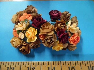 PEQUEÑAS ROSAS Y ESTAMBRES DE PAPEL ~ 26 PIEZAS ~ MEZCLA DE OTOÑO ~ SOMBREROS DE MUÑECA Foto 1 de 3