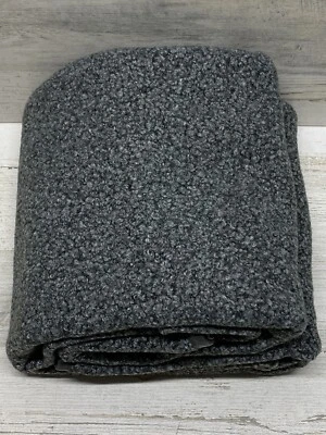 Hotel Collection Akwaaba Inns Boucle tejido tiro 50" x 70" gris oscuro Foto 1 de 4