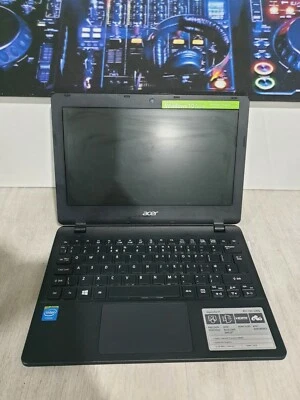 G443 Acer Aspire ES1-131 Notebook Laptop won't turn on spares or reapirs - Image 1 of 4