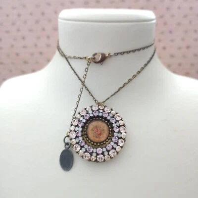Michal Negrin Collar Medallón Rosas Con Pasteles Cristales Swarovski Caja de Regalo Foto 1 de 4