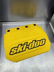 03 02 01 00 Ski Doo Summit MXZ 600 700 800 ZX Chassis Snow Flap Guard 572092100 - Picture 1 of 9