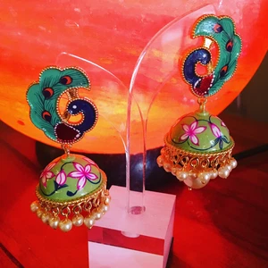 Ladies Earrings - Picture 1 of 1