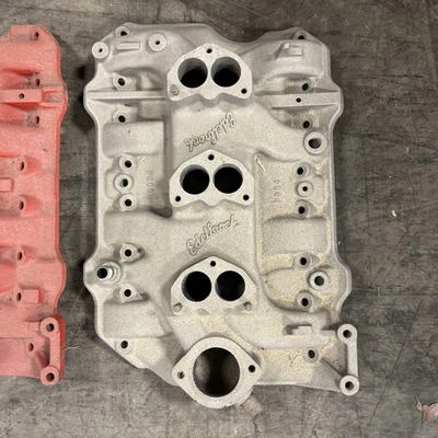 Plymouth Poly Mopar Edelbrock P600 Three Deuce Intake  Foto 1 de 4