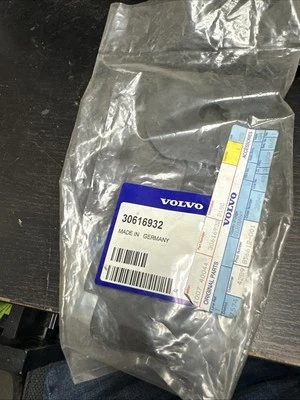 Genuine Volvo Engine Mount Isolator fits 01-04 S40 1.9L-L4 - Image 1 of 3