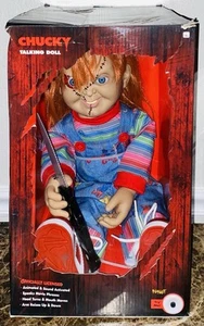 Muñeco Chucky 24" Animado Hablando Cabeza Móvil Brazos Sonido Activado Apuñalamiento NUEVO - Imagen 1 de 5