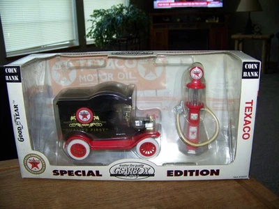 Caja de cambios juguete Texaco 1912 Ford modelo T coche de entrega y juego de bomba de gasolina Wayne años 20 Foto 1 de 4