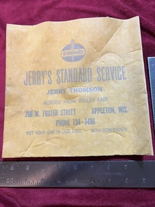 Gamuza publicitaria vintage, Jerry’s Standard Oil Service en Appleton, Wisconsin. - Imagen 1 de 6