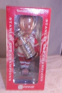 Forever Men of the Ice Nicklas Lidstrom 2002 Stanley Cup Bobble Head 2002 - Imagen 1 de 2