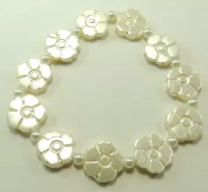 Flower & Pearl Stretch Bracelet Bridal Bridesmaid Handcrafted - Picture 1 of 2