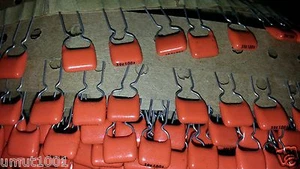 20pcs NOS VINTAGE PHILIPS MKT368 39NF 100V ORANGE DROP AUDIO 5mm PCM CAPS ! - Picture 1 of 1