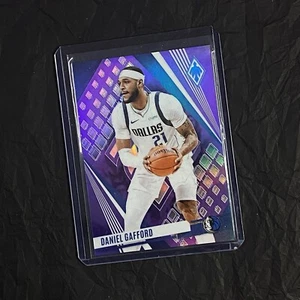 2024 PANINI - PHOENIX NBA - PURPLE PRIZM 103/150 - DANIEL GAFFORD - DALLAS - Bild 1 von 2