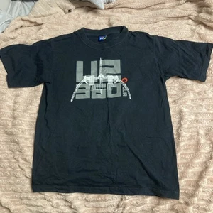 Raro 2010 U2 360 Tour Banda Camiseta Banda Grande Camisa Negra Gira Europea Etiqueta HB - Imagen 1 de 6