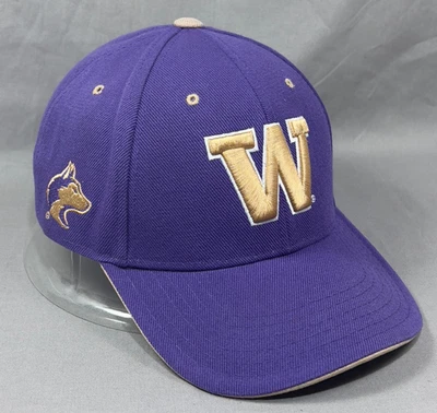 De Colección Coliseo Washington Huskies NCAA Sombrero con Correa Púrpura Harry Ajustable Para Hombres Foto 1 de 4