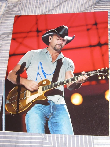 TIM MCGRAW SIGNED AUTOGRAPH 8x10 COUNTRY STRONG HILL E Cover