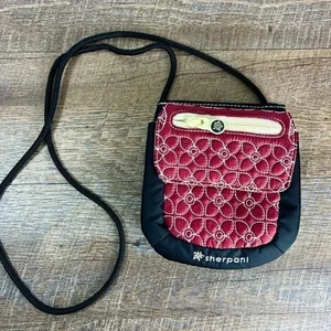 Sherpani Piper LE Nylon Quilted Mini Crossbody Purse Burgundy Black - Bild 1 von 8