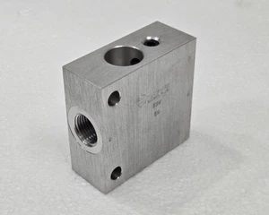 SUN HYDRAULICS EGV 59 VALVE BLOCK - Picture 1 of 8