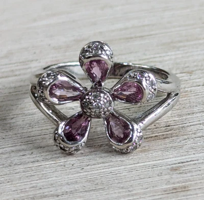 Anillo de oro blanco de 9 quilates zafiros y diamantes anillo completo con sello del Reino Unido talla O Foto 1 de 4