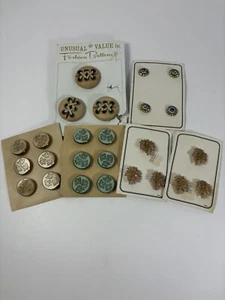 Czech Glass Gold Lined Leaf and Various Mixed Vintage Buttons Lot - Picture 1 of 12