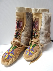 VINTAGE CANADIAN NORTHERN CREE INDIAN HI TOP BEADED BUTTERFLY MUKLUKS MOCCASINS - Picture 1 of 11