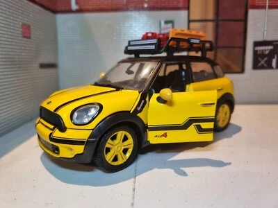 Mini Cooper S Countryman All4 Yellow Roof Rack 1:24 Scale Model Motormax 79752 - Image 1 of 4