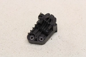 Soporte de montaje del radiador izquierdo Alfa Romeo Giulia lado del conductor genuino OEM 2017-2024 - Imagen 1 de 5