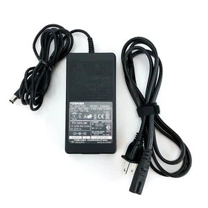 Genuine Toshiba Power Adapter for Toshiba Portege 610 610CT 620 620CT 650 Series - Picture 1 of 7