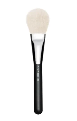 MAC Brush 135S CEPILLO POLVO PLANO GRANDE SINTÉTICO Foto 1 de 3