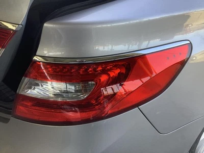 Used Right Tail Light Assembly fits: 2013 Hyundai Azera quarter panel mounted Ri Foto 1 de 4