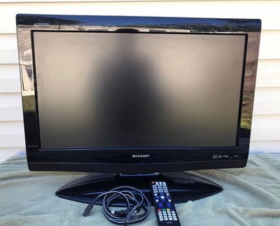 SHARP MODEL LC-26DV28UT  DVD TV MONITOR HDMI SVIDEO VGA COMPOSITE VINTAGE GAMING - Image 1 of 4