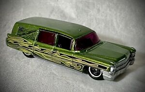 2017 Matchbox - 1963 Cadillac Hearse - Exclusive Green Metalflake w/ Flames 1:81