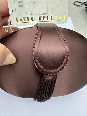 Bolso Bandolera de Noche Carlo Fellini Marrón Satinado Ovalado Nuevo con Etiquetas Foto 1 de 3