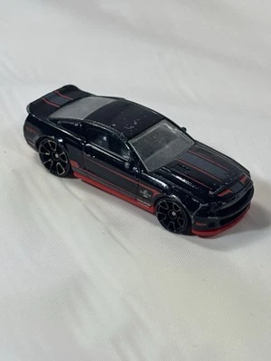 Литые под давлением черные гоночные коллекционеры Hot Wheels '10 Ford Shelby GT500 Super Snake - Изображение 1 из 4