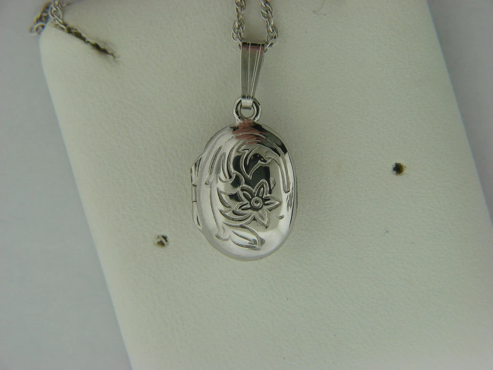 全新纯银 OVAL 锁带花卉设计 带 16 英寸纯银链 — 第 1/3 张图片