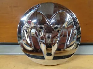OEM Used Dodge Ram Head Chrome Center Cap 5 Clip Design 1LB72TRMAA - Picture 1 of 3