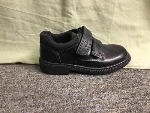 Nuove scarpe vestibili nere per ragazzo Clarks 26089980 Deaton Tod taglia 9 5