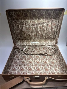 Hartmann Luggage Vintage Luggage Belting Leather Beautiful Interior Old Suitcase - Picture 1 of 17