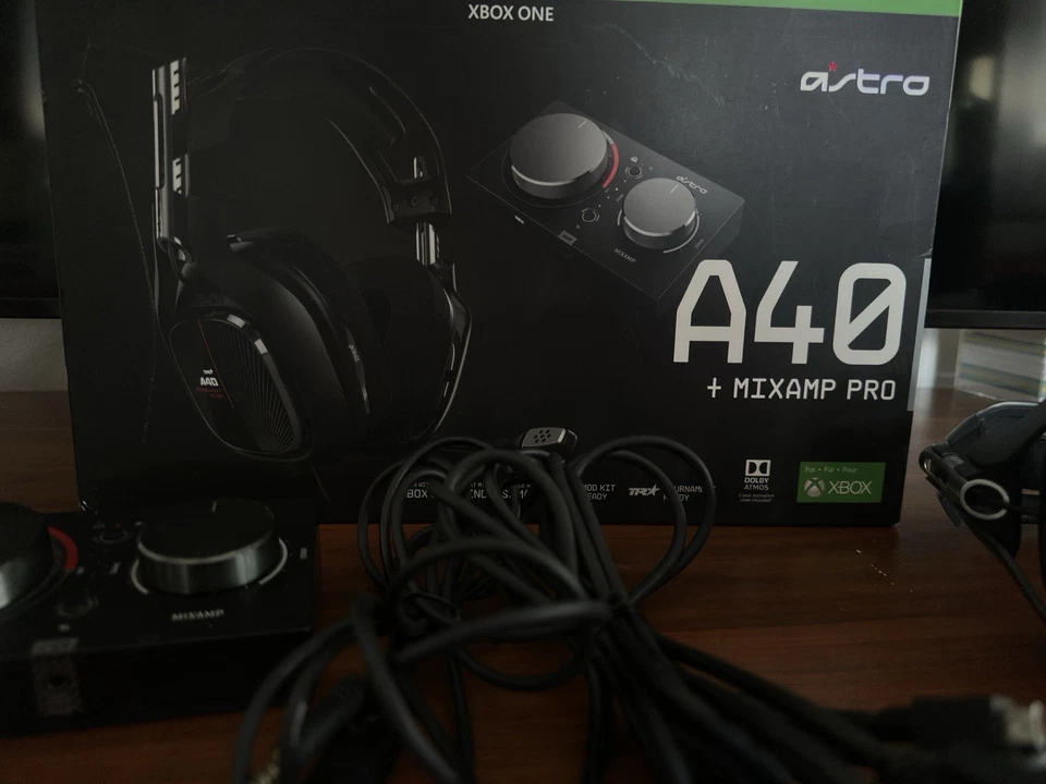 Astro A40 TR + MixAmp Pro Gaming Headset - Schwarz (939-001659) - Bild 1 von 4