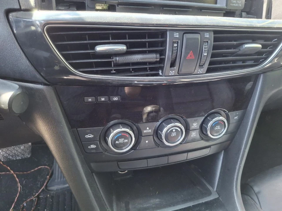 Unidad de control de clima Mazda 6 2014-2015 usada OEM 99000 millas 655-72356 Foto 1 de 4