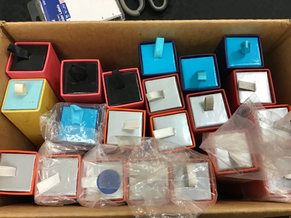 Mary Kay BELARA Eau de Parfum Wand .25 fl oz BNIB - Image 1 of 1