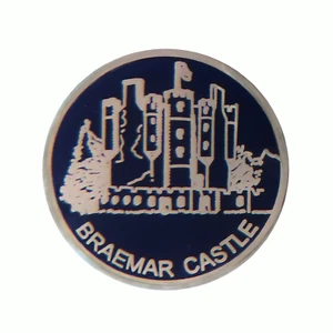 Braemar Castle Royal Deeside Scotland Small Pin Badge - Picture 1 of 3