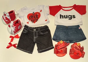 Build A Bear Valentinstag 8-teiliges Set Jeans Rock Shirts Schuhe Schleifen - Bild 1 von 5