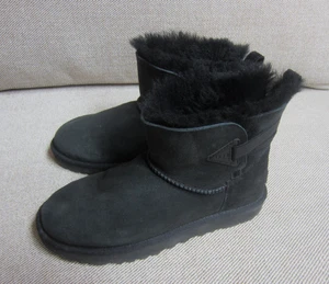 Schwarze Gr. 8 UGG Kurzstiefel Schlupfschlaufe sehr guter Zustand - Bild 1 von 6