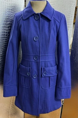 Тюль глубокий синий Peacoat размер M глубокие карманы на пуговицах белый синий цветочный подкладка - Изображение 1 из 4