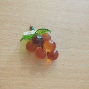 Murano glass grapes in Italy - Picture 1 of 13