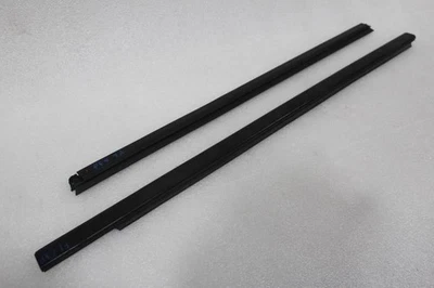 2019 2020 2021 2022 2023 RAM 1500 NUEVO ESTILO PUERTA DELANTERA IZQUIERDA MOLDURAS VENTANA Foto 1 de 4