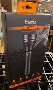 Nuova torcia Fenix HT32 2500 lumen bianco rosso e verde uscita con ARB-L21-5000 - Foto 1 di 1