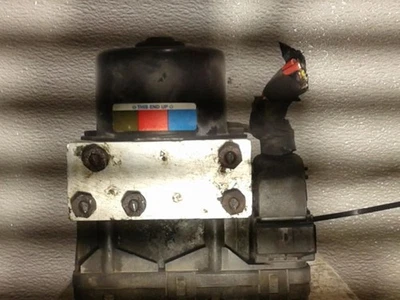 Módulo de bomba de freno ABS 02 2002 Jeep Grand Cherokee Foto 1 de 4