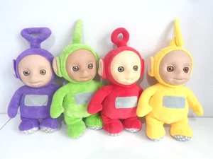 Juego de 4 juguetes de peluche suaves Teletubby Teletubbies que no hablan de 10 pulgadas de alto - Imagen 1 de 5