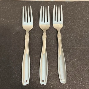Oneida Stainless Vista Pattern Salad Forks~ Lot of 3 ~ 7” (approximately) - Picture 1 of 4